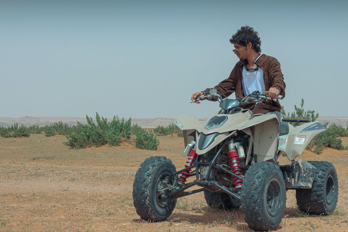 Quad dans le désert